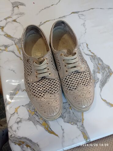 женская летняя обувь: Продам летние оксфорды производство Италия из мягкой натуральной кожи