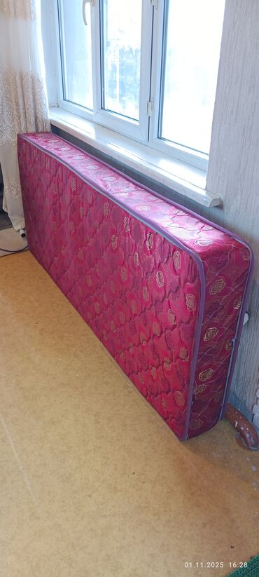 бу матрассы: Матрас б/у в нормальном состоянии. размер длина -180см ширина - 80см