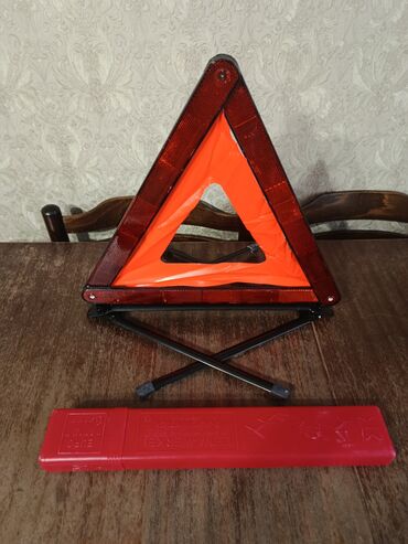 аксессуары для мерседес: Продаю Знак аварийной остановки новый Германия .Пленка ЗD виниловая