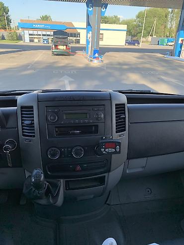 Аренда рефрижератора: Рефрижератор Mercedes‑Benz Sprinter - Тип: изотермический фургон с — 15