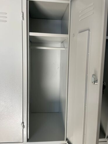 Шкафы для раздевалки: Шкаф для раздевалки, Новый, Железо — 8