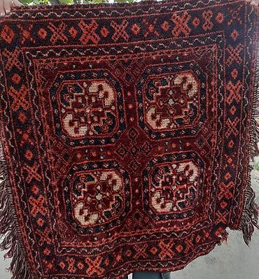 puzzle xalça: Qədimi naxışlara malik əl toxuması xalça
90/90ölcüsü
- — 1