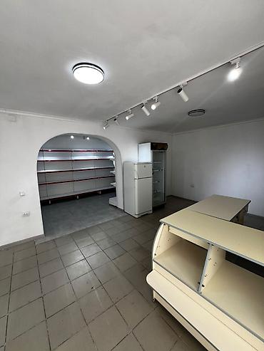 космопарк: Коммерческое помещение в 8-м микрорайоне, Бишкек Адрес: ул. Саманчина — 3