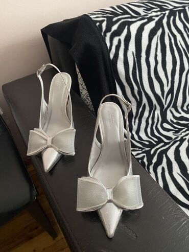 yeni model qızıl dəstlər: Tuflilər, Ölçü: 37, rəng - Gümüşü, Yeni
