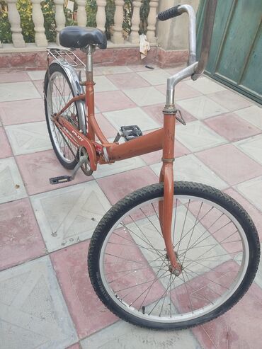 Şəhər velosipedləri: Şəhər velosipedi 24", sürətlərin sayı: 1