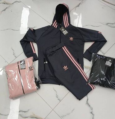 Gornji i donji deo: Zenske trenerke S,M,L,XL,XXL,3XL velicine za samo 3600 din
pb — 4