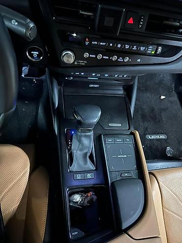 lexis is: Lexus ES: 2021 г., Автомат, Гибрид, Седан — 8