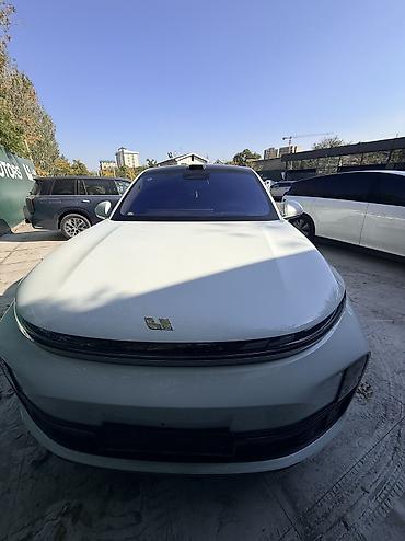 Lixiang: Lixiang L7: 2025 г., 1.5 л, Автомат, Электромобиль, Кроссовер — 1