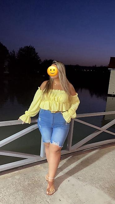 Sarı off-shoulder qadın bluzası - Model: açıq çiyinli, rezinli