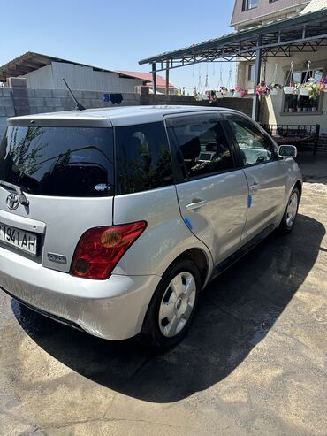 машина kg бишкек тойота: Toyota ist: 2003 г., 1.5 л, Автоматтык, Бензин, Хетчбек