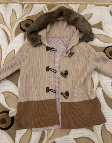 yun jaketlər: Astarlı jaket (kurtka əvəzi) 
(35 manat) Brend, 42-44 razmera gedir