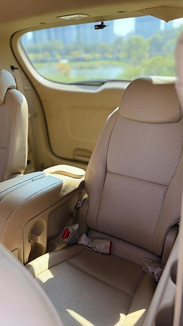 Kia: Kia Carnival: 2020 г., Минивэн — 13