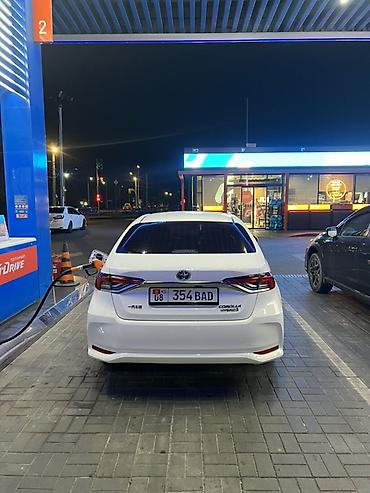 Toyota: Toyota Corolla: 2023 г., 1.8 л, Автомат, Гибрид, Седан — 4