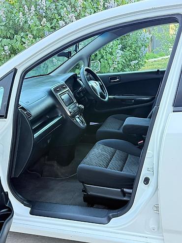 a8 d2: Honda Stream: 2004 г., 1.7 л, Автомат, Бензин, Универсал — 8
