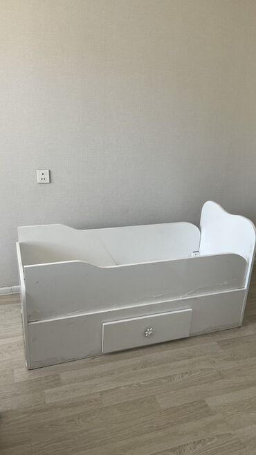 односпальная кровать: Oğlan və qız üçün, İşlənmiş, Çarpayı, Bazalı, Matras ilə, Siyirməli