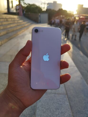 az islenmis telefonlar: IPhone SE 2020, 128 GB, Ağ, Barmaq izi, Simsiz şarj