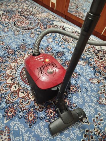 Пылесосы: Продаю пылесос Shivaki, очень мощный, 1800W, качество шикарное, в