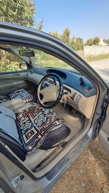тойота каролла 2004: Toyota Vista: 1999 г., Седан