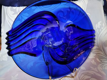 Ostalo posuđe: Kobaltno nov plav tanjir za na sto,90te.Luminarc Francuska. Nov — 10