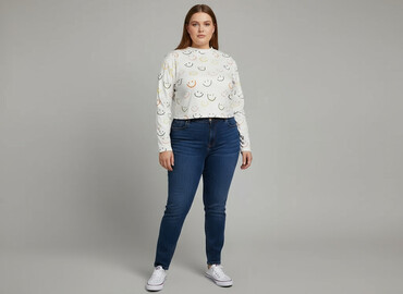 box z koszulkami piłkarskimi: Shein, Жіноча блуза, розмір 2XL