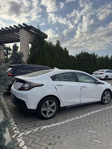 Продажа авто: Chevrolet Volt: 2017 г., 1.5 л, Вариатор, Гибрид, Седан — 3