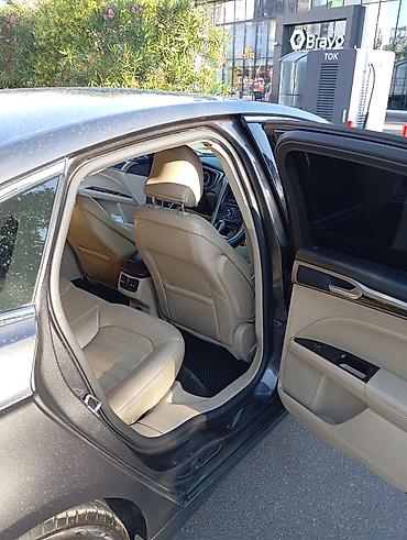 Avtomobil satışı: Ford Fusion sedan – geniş və komfortlu salon - Rəng: tünd boz kuzov — 2