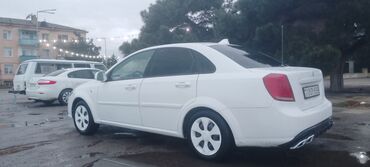Daewoo: Daewoo Gentra: 1.5 l | 2014 il Sedan — 4