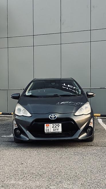 Toyota: Toyota Prius C: 2017 г., 1.5 л, Вариатор, Гибрид, Хэтчбэк — 2