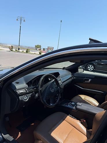 Mercedes-Benz: Mercedes-Benz E-Class sedan - Korpus: qara rəng, xrom detallar, 17" — 10