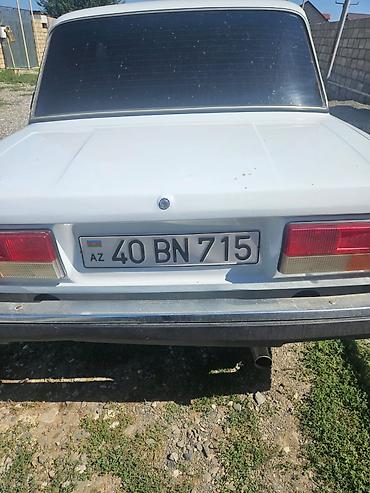 ВАЗ (ЛАДА): VAZ 2107, ağ rəngli sedan Xüsusiyyətlər: - Kuzov: 4 qapılı sedan, ağ — 3