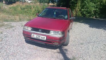 голф два: Seat Toledo: 1995 г., 2 л, Механика, Бензин, Хэтчбэк