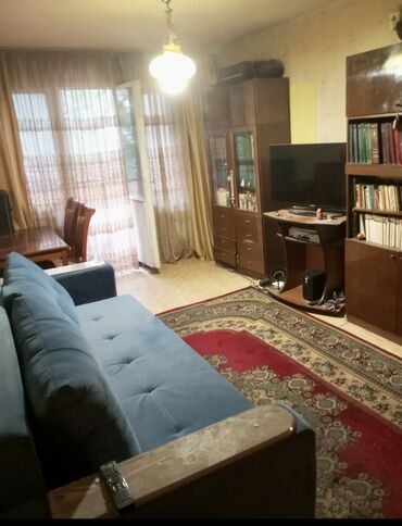 квартира 4 микрайон: 2 комнаты, 43 м², 104 серия, 2 этаж, Старый ремонт
