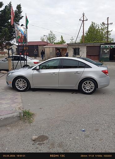 cruze diffuser: Chevrolet Cruze: 1.4 l | 2011 il 97000 km Sedan — 4