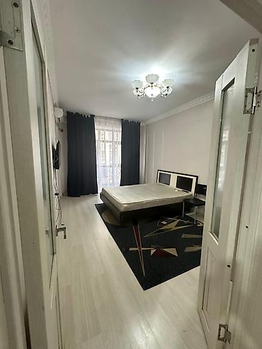 Батирлерди ижарага берүү: 1 бөлмө, Ак-Кеме Кыймылсыз мүлк агенттиги, Жаныбарлары жок, 6 айдан баштап, 1 жылдан баштап, Толугу менен эмереги бар — 4