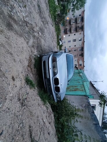 lexus es 300h цена бишкек: Продается серебристый седан BMW 5-й серии. Этот автомобиль сочетает в