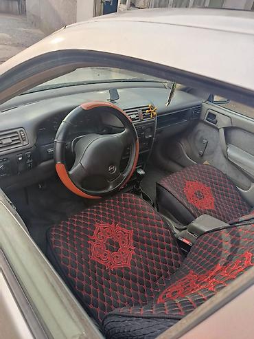 Продажа авто: Opel Vectra: 1990 г., 2 л, Механика, Бензин, Седан — 3