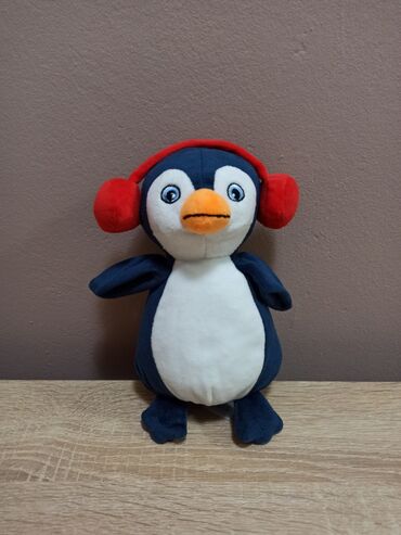 kostim spajdermena za decu: Kinder Igracka pingvin.
Nova