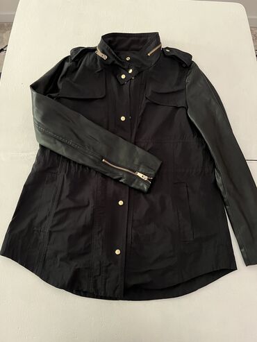 куртка черный: Куртка деми “Zara” оригинал из Сша. Рукава кожаные, очень стильно и