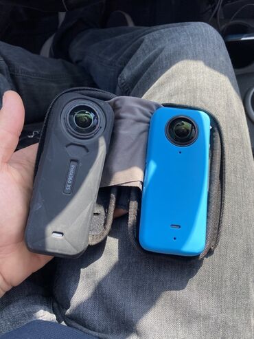 обмен на ноутбук: Камеры 360° Insta360 (две штуки) с чехлом - Форм-фактор «карманная»