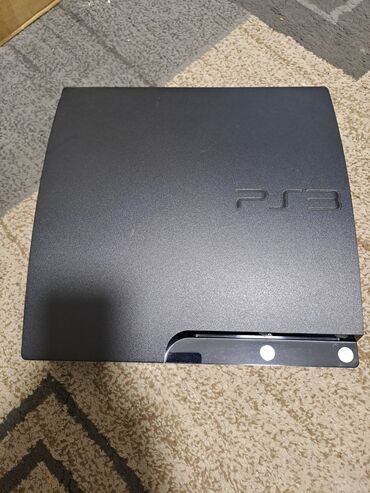 плейстейшин 4: SONY PlayStation 3 
к комплекте 2 джойстика
324г памяти