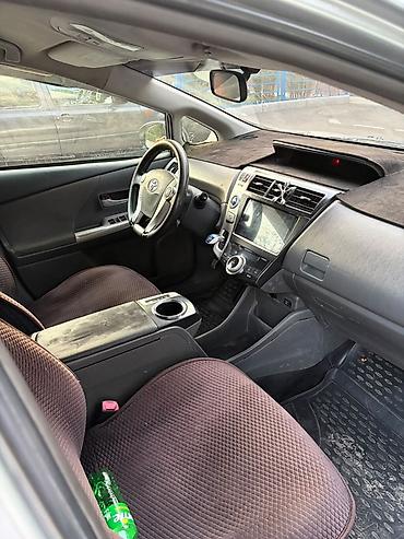 пампа: Toyota Prius V: 2013 г., Вариатор, Гибрид, Универсал — 1