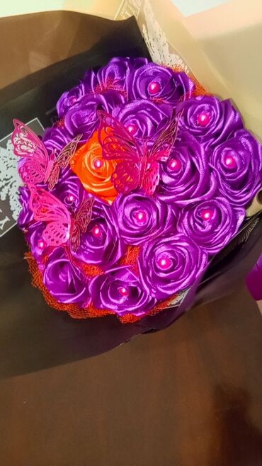 Hədiyyələr: Lentdən solmayan güllər bənövşəyi rəngli, 21 ədədli gül buketi 14 -da lalafo.az — 8 Hədiyyələr: Lentdən solmayan güllər bənövşəyi rəngli, 21 ədədli gül buketi 14 — 8