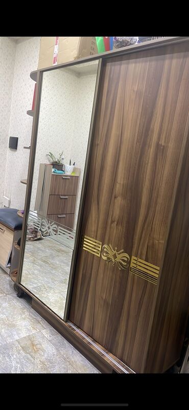 Divan və kreslo dəstləri: Dehliz dolabi 200 azn satilir‼️unvan masazir sekine