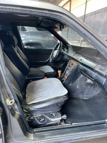 Mercedes-Benz: Mercedes-Benz W124: 1990 г., 2.9 л, Механика, Бензин, Универсал — 5