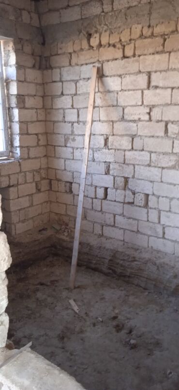 Həyət evləri və villaların satışı: Maştağa qəs. 3 otaqlı, 1 kv. m, Təmirsiz — 10