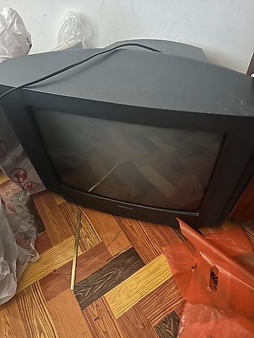 mini 96 android box: Samsung markalı televizor. Qara rəngli korpusda. - Ev istifadəsi, bağ — 2