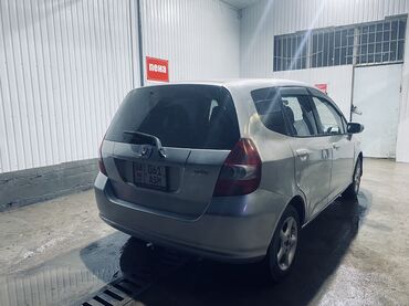 Honda: Honda Fit: 2002 г., 1.3 л, Вариатор, Бензин, Хэтчбэк at lalafo.kg — 5 Honda: Honda Fit: 2002 г., 1.3 л, Вариатор, Бензин, Хэтчбэк — 5