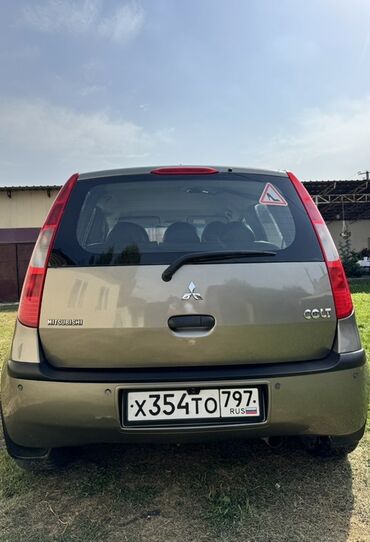 покрышки размер 13: Mitsubishi Colt, 5‑дверный хэтчбек, серо-бежевый металлик. Кузов и