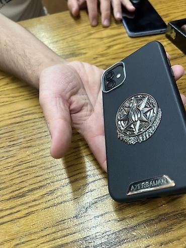 iphone 11 dubayski: IPhone 11, 128 GB, Qara, Face ID — 3