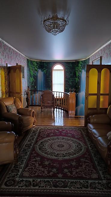 Продажа коттеджей и домов: Продам дом 2 этажа с подвалом . Участок разделен на два участка — 7